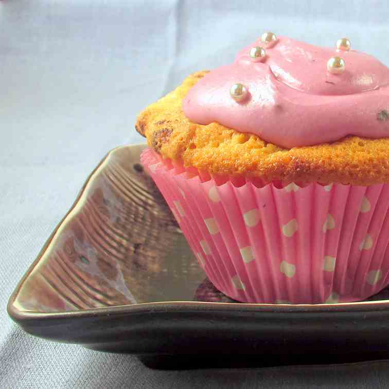 Vanilla and Blueberry Cupcakes 