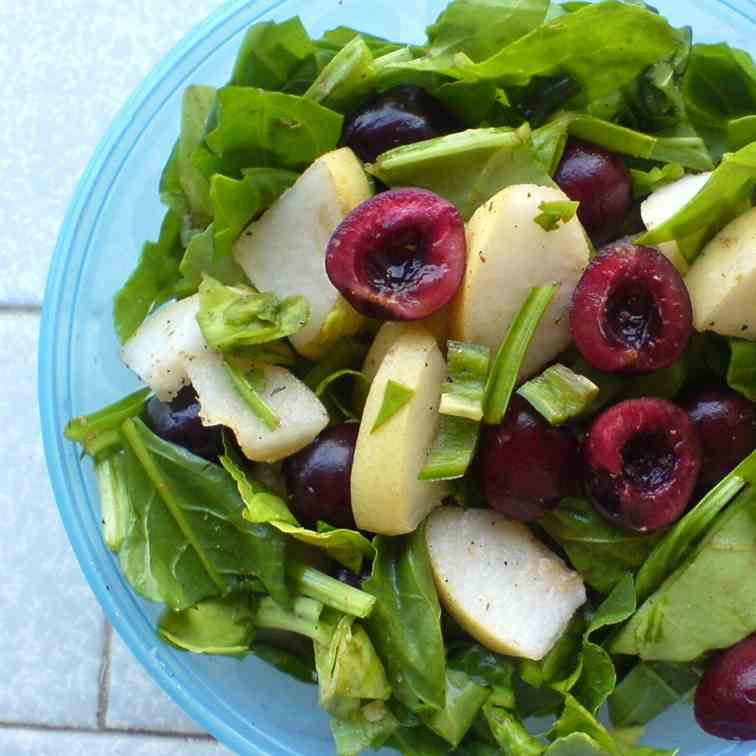 Spinach, Pear and Cherry Salad