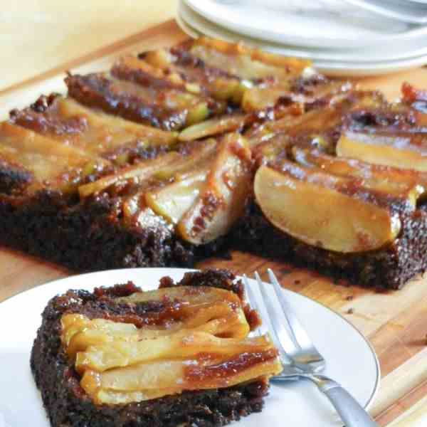 Apple Gingerbread Upside Down Cake