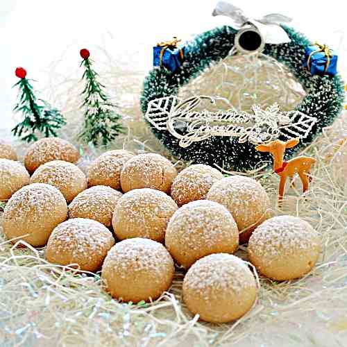 Christmas Snowball Cookies