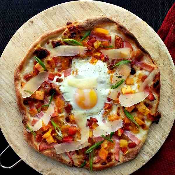 Bacon and egg flat bread