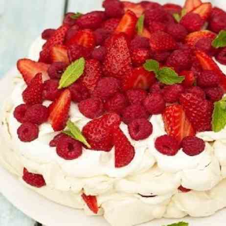 Berry Pavlova