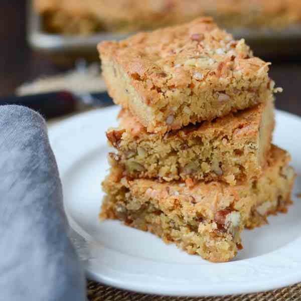 coconut pecan blondies