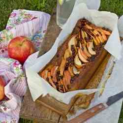 Apple chocolate cake