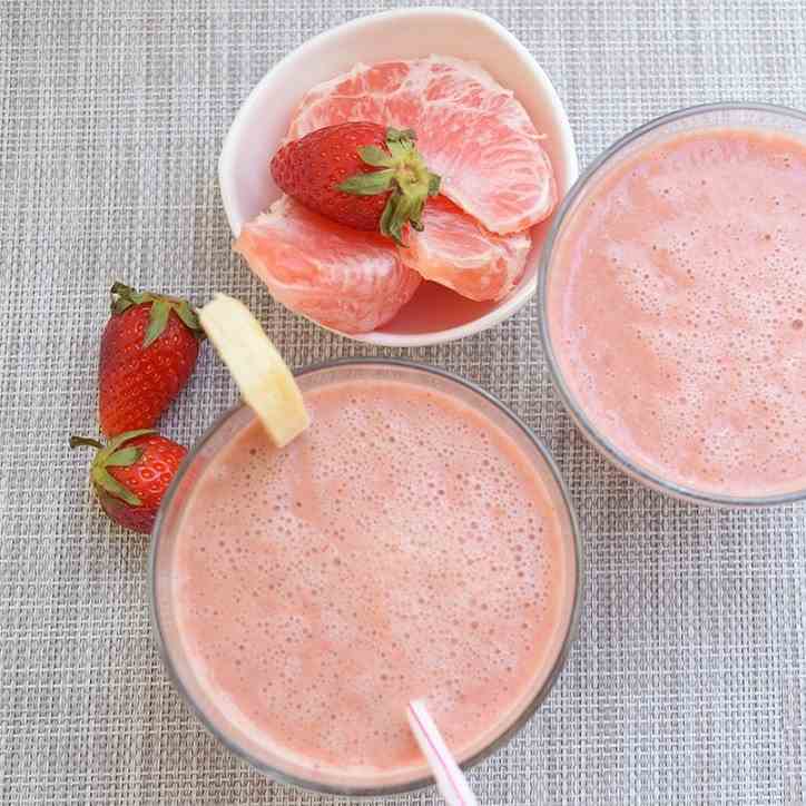 Grapefruit Banana Strawberry Smoothie