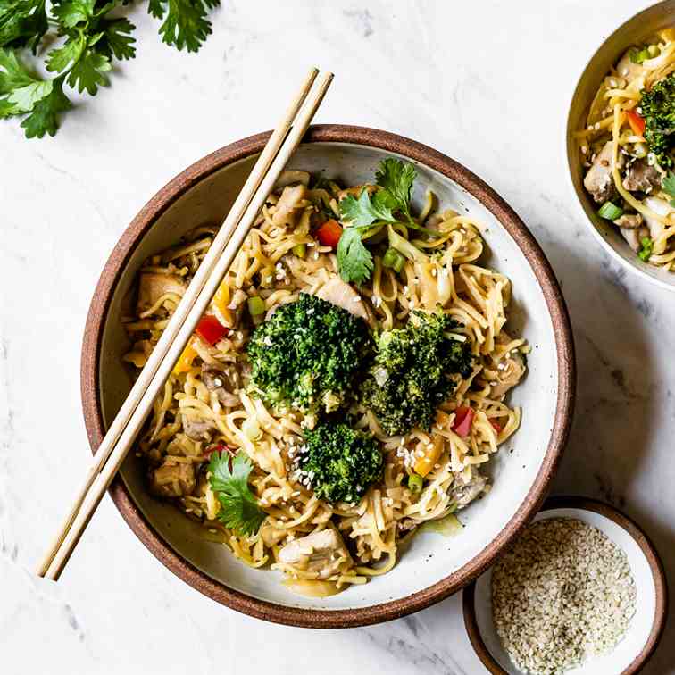 Weeknight Chicken Lo Mein Recipe