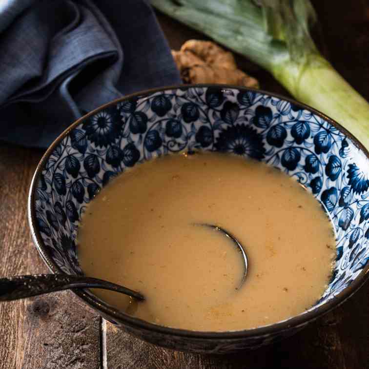 Chinese Chicken Stock From Leftover Bones 