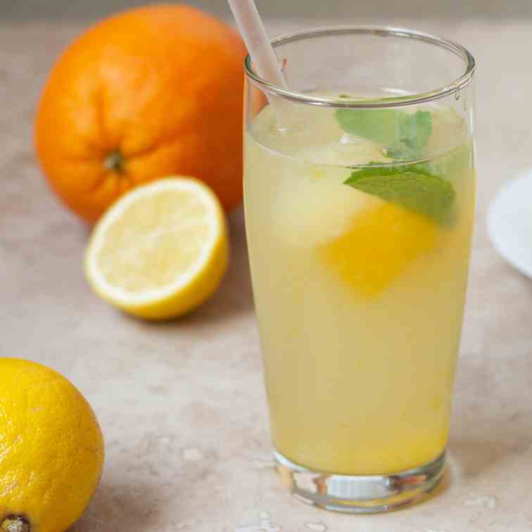 How to Make Easy Homemade Lemonade