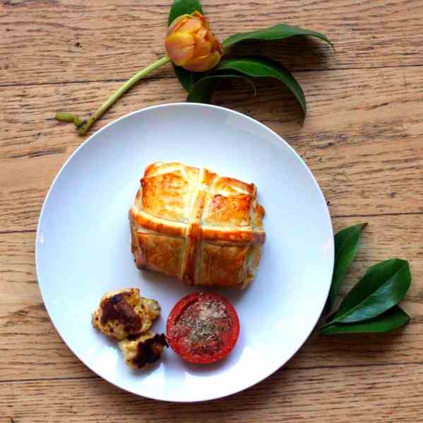 Beef Medallion with Garlic Cheese in Puff 