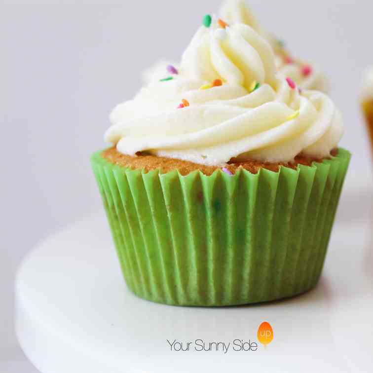 Funfetti Vanilla Cupcakes