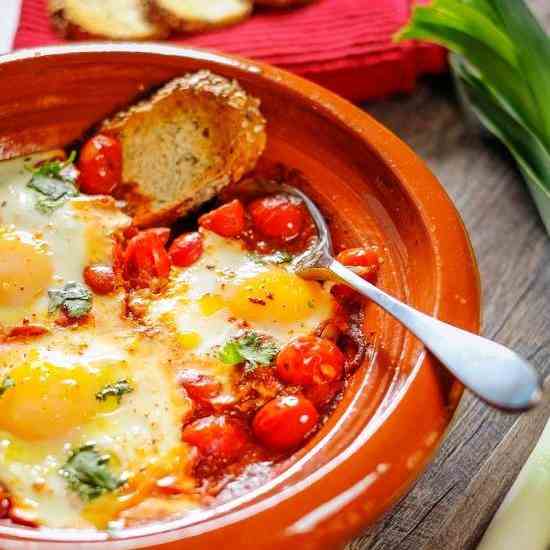 Moroccan Eggs in Tomato Sauce (Shakshuka)