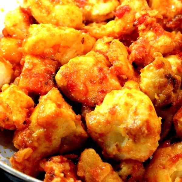 Indian fried Cauliflower in Tomato Sauce