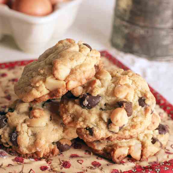 Dark Chocolate Macadamia Nut Cookies