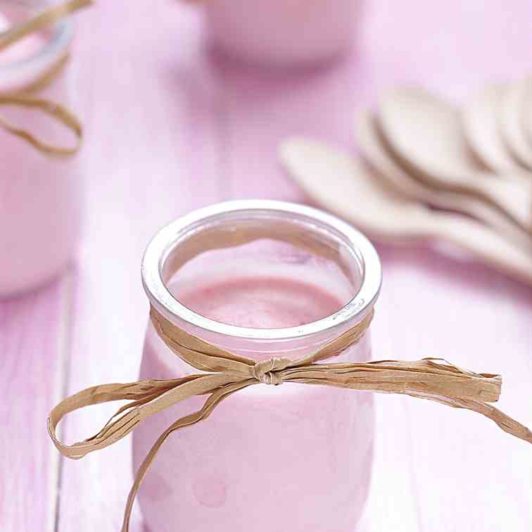 strawberries and cream ice cream