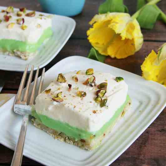 Pistachio  Pudding Cake