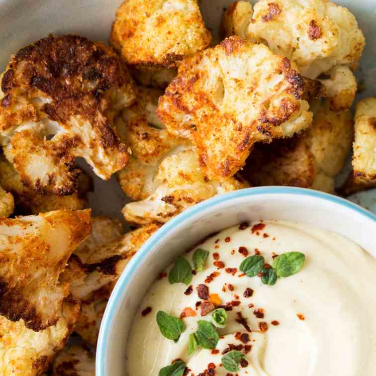 Vegan parmesan cauliflower with oil-free g
