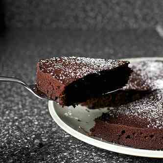 Chocolate Red Wine Cake