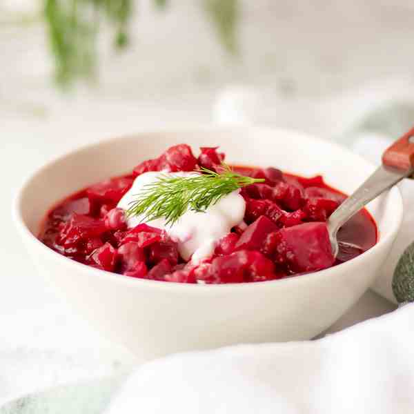 Vegetarian Borscht With Chickpeas