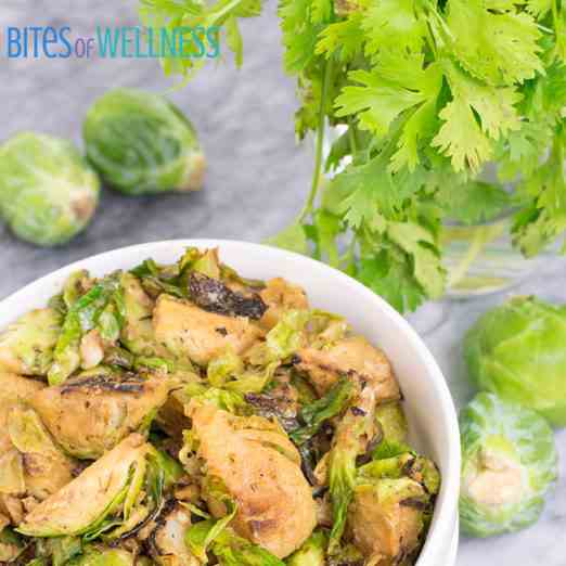 Whole30 Spicy Sriracha Brussels Sprouts