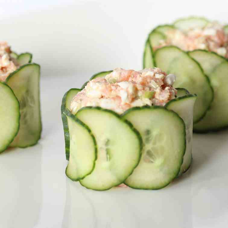 Salmon Tartar with crispy toast