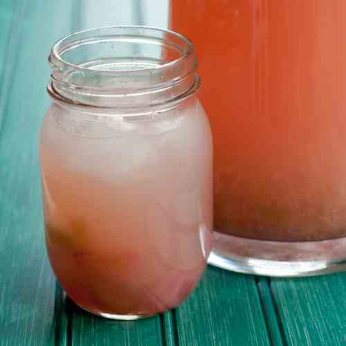 Homemade Rhubarb Lemonade