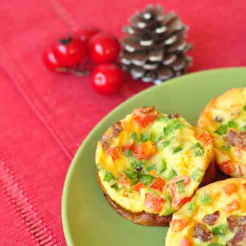 Scrambled egg, bacon and pepper muffins