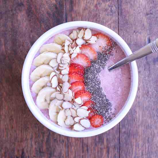 Strawberry Chia Smoothie Bowl 