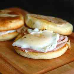 Muffins with Ham and Egg
