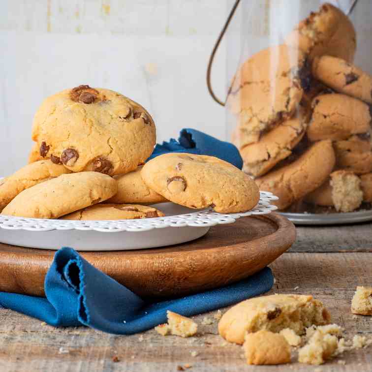 Chocolate Chunk Almond Cookies