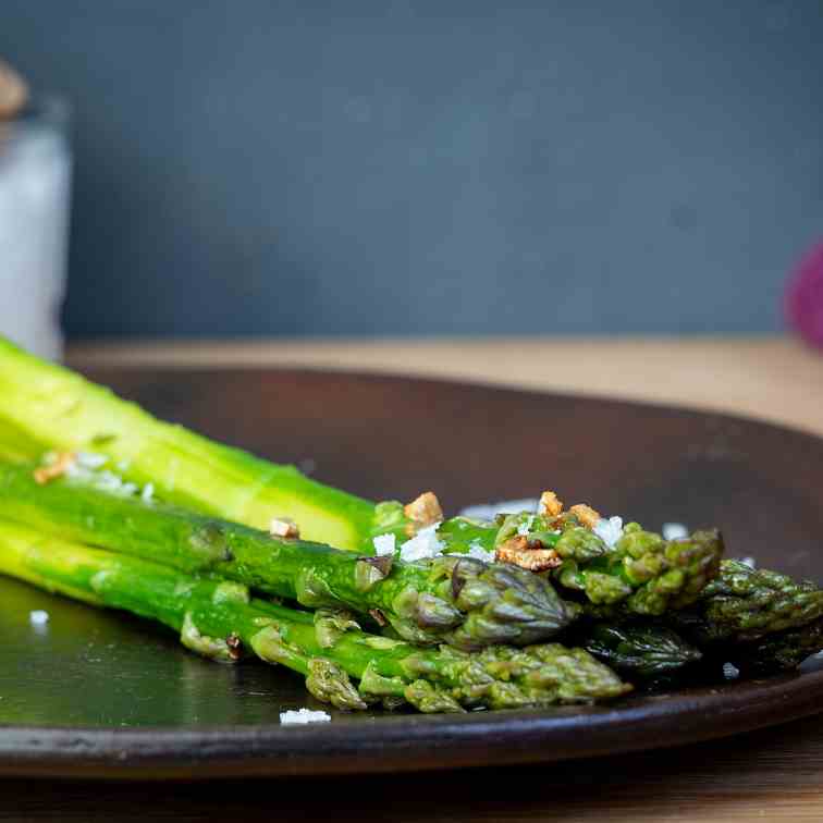 How to Cook Asparagus on the Stove