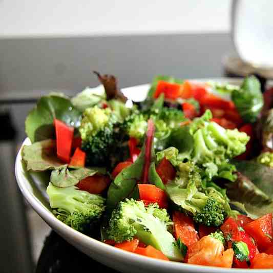 Broccoli Red Pepper Salad
