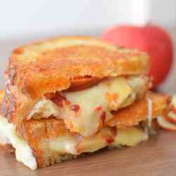 Grilled Cheese and Apple Sandwich 