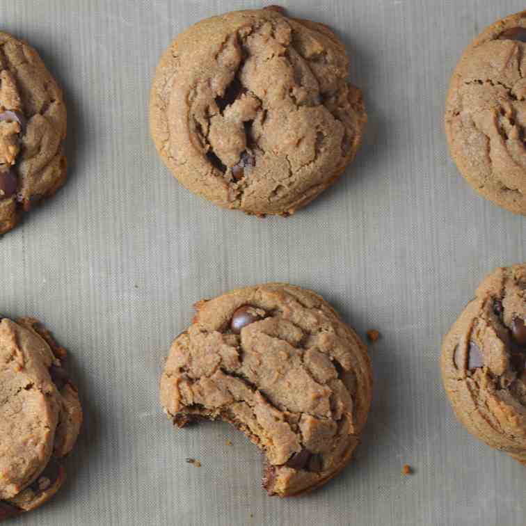 Soft Nutella Chocolate Chip Cookies