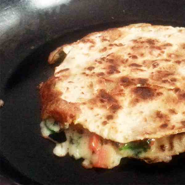 Crisp Chapati Omlet Sandwich