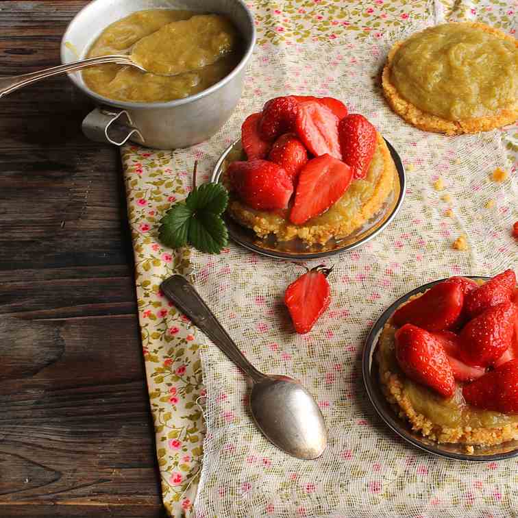 Strawberry and rhubarb tart