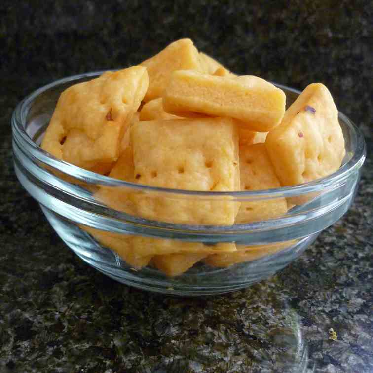 Cheesy crackers