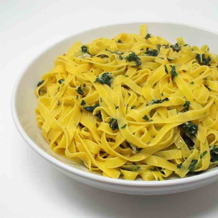 Tagliatelle with Garlic and Parsley Sauce