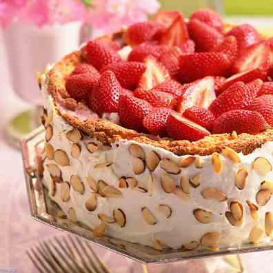 Delicious Strawberry Cake