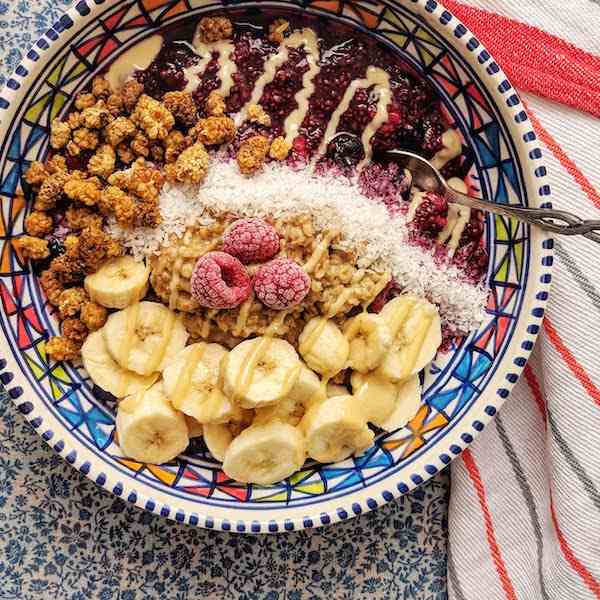 Vanilla-Porridge with Chia-Berry-Compote