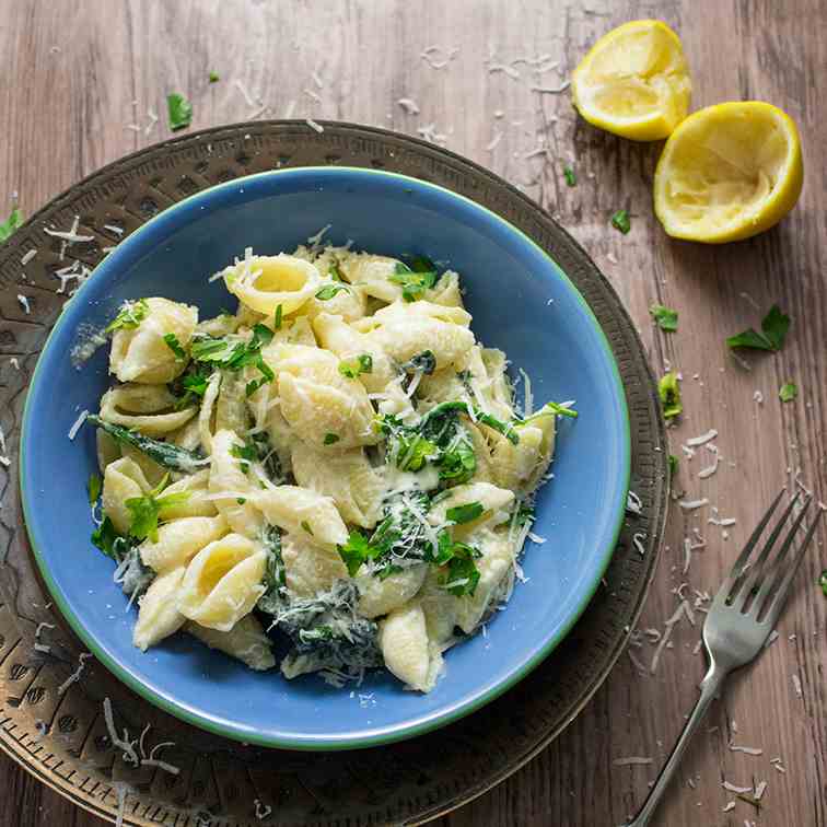 Lemon Garlic Sour Cream Pasta