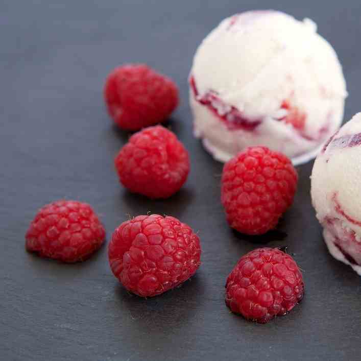 Creamy Raspberry Ripple Ice Cream