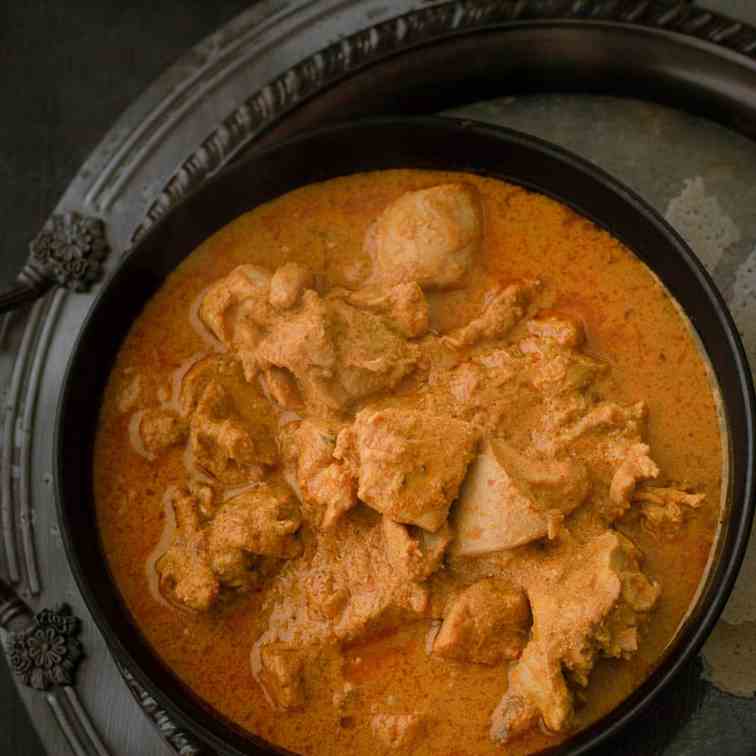 Kori Gassi (Mangalorean chicken curry)