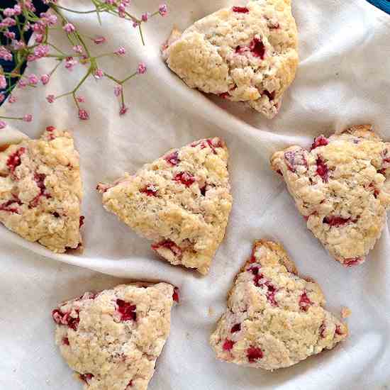 Strawberry Vanilla Scones