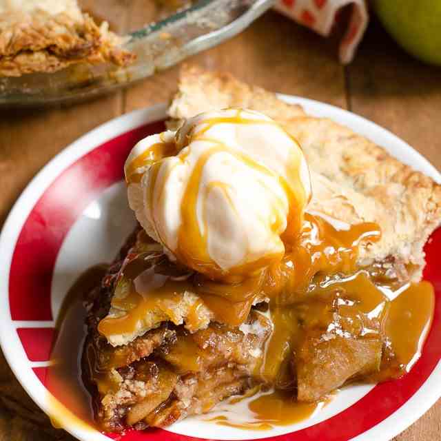 Brown Sugar Bourbon Apple Pie