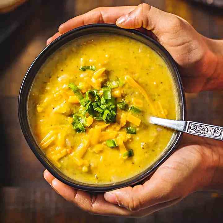 Instant Pot Broccoli Cheddar Soup