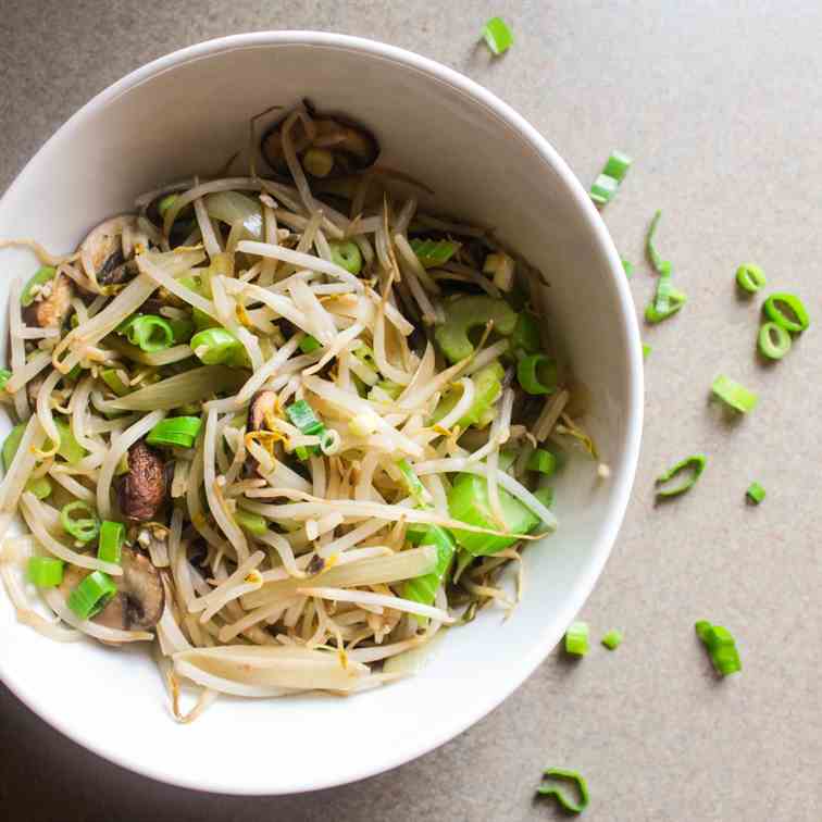 Bean Sprouts Stir Fry (Chow Mein)