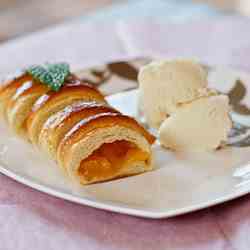 Petit Peach Pie (Strudel)