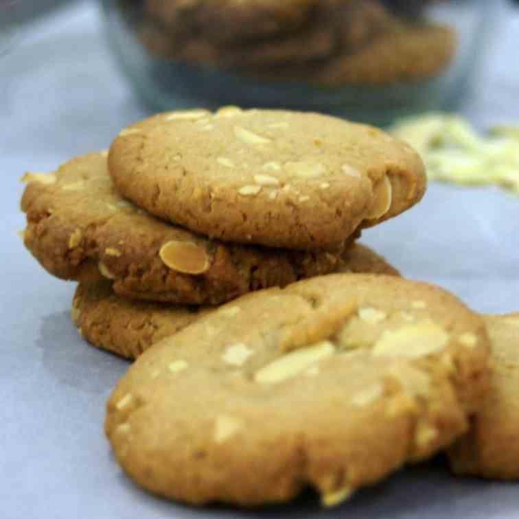 Almond and Vanilla Biscuits