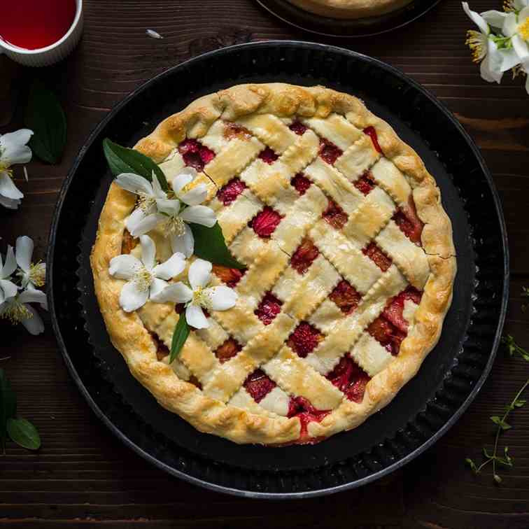 Strawberry and peach pie