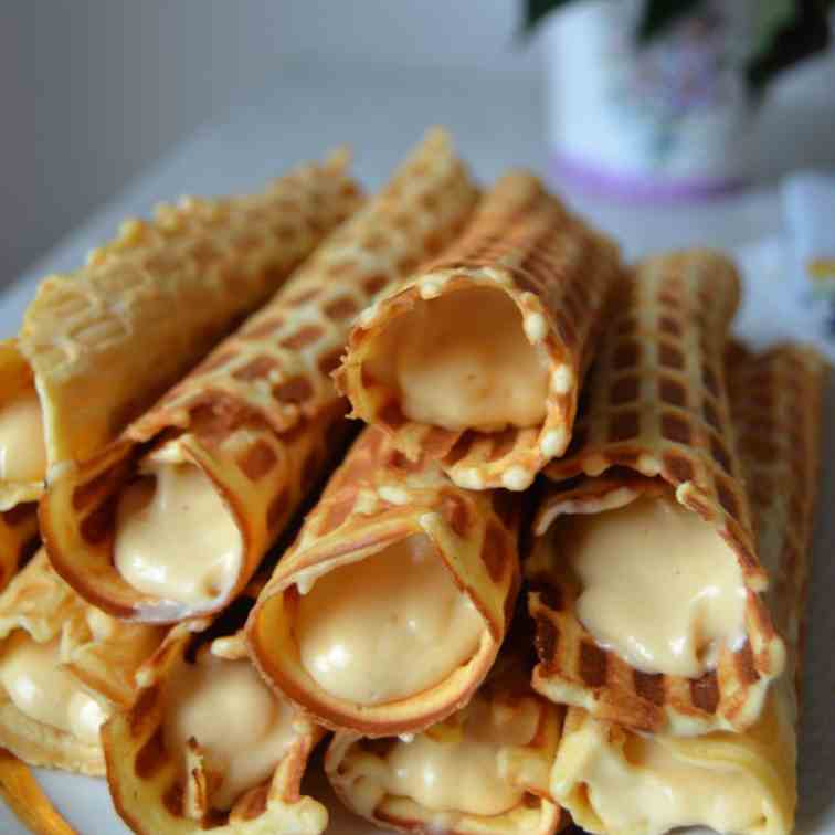 Crispy Waffles with Dulce de Leche Cream